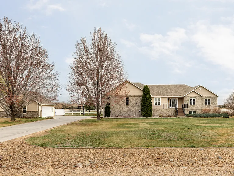 212 Mulligan Lake Dr — Photo 2