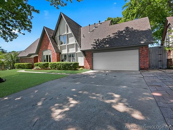 2nd image of 5813 E 64th Pl