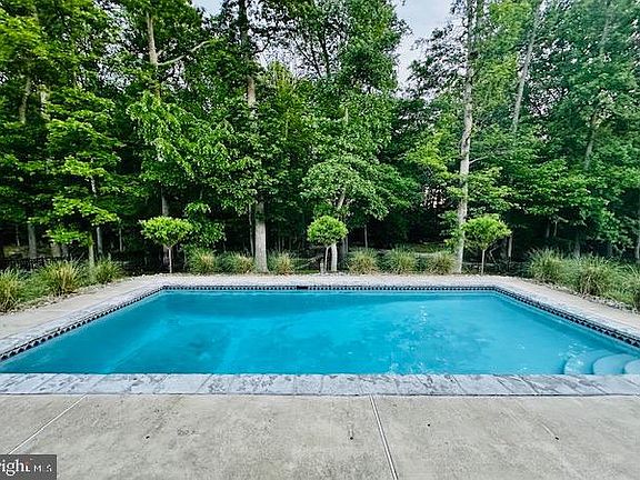 2nd image of 4853 Point Rd
