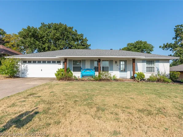 10 Azure Hills Dr, Van Buren, AR 72956