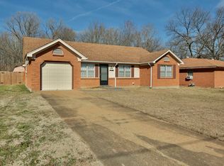 1820 W Holmes Rd, Memphis, TN 38109
