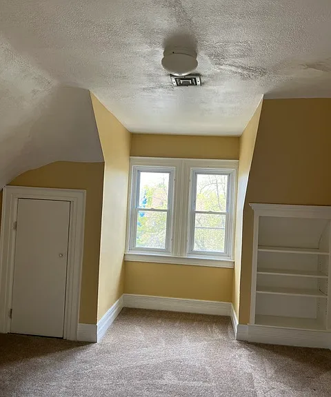 450 Richmond Ave — Photo 3