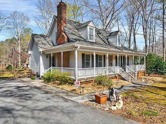 2nd image of 1590 Ranch Rd