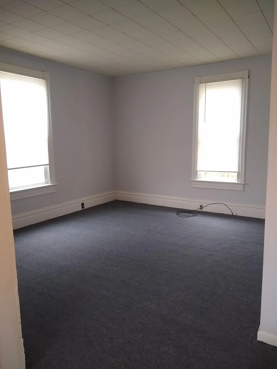 Living Room - 411 N Mercer St