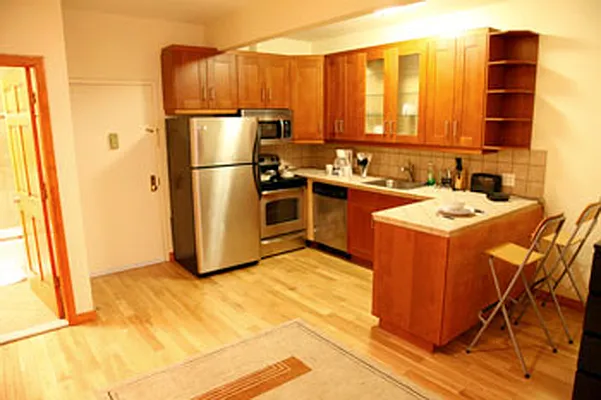 Rented by Easy Rental LLC | media 52