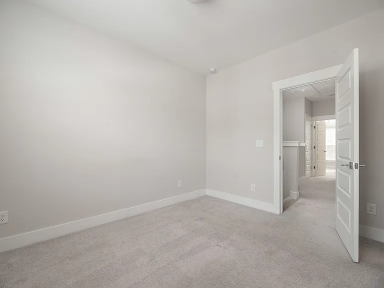 554 W End Dr — Photo 14