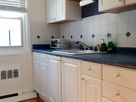 5th image of 224-16 Kingsbury Ave