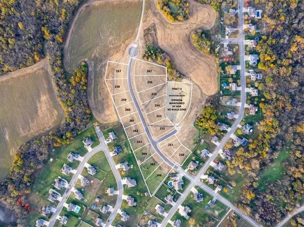 1405 Mulberry St, Pleasant Hill, MO 64080