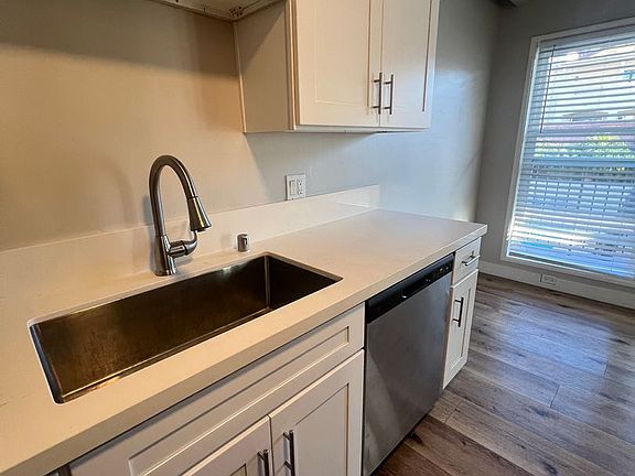 4th image of 5747 Lauretta St APT 9