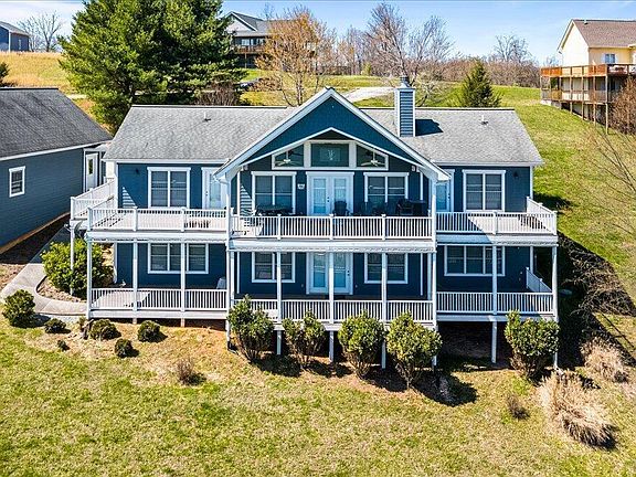 4th image of 340 Deer Meadow Cir