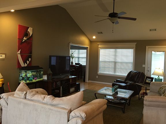 3rd image of 3939 Shiloh Manor Dr