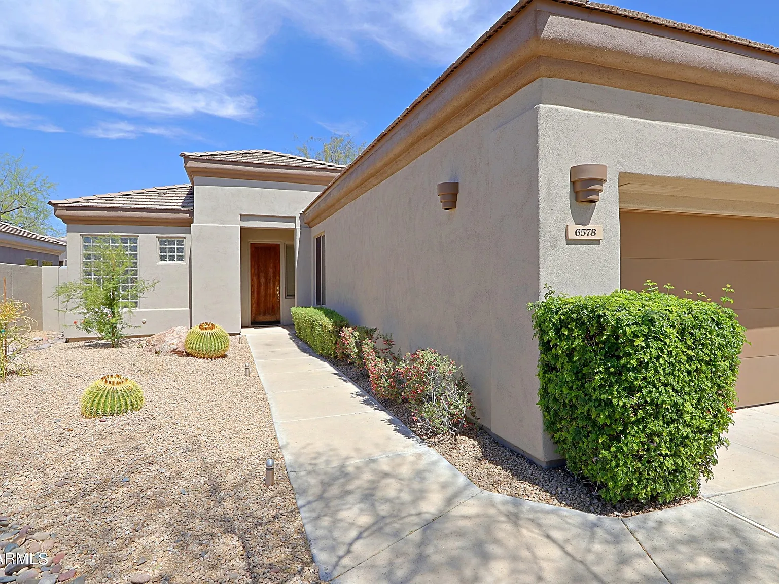 2 bed, 2.0 bath, 1385 sqft, $2,600 — Photo 2