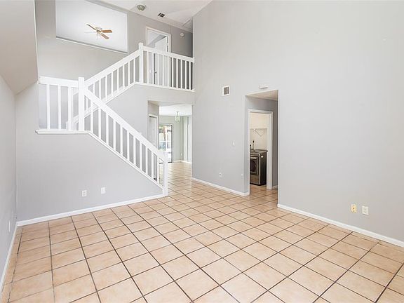 4th image of 4226 Cloverleaf Pl