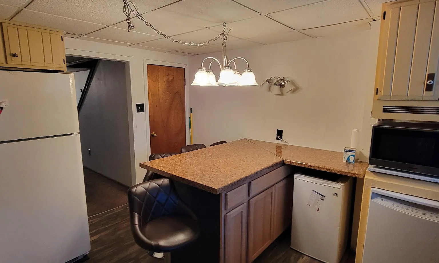 220 Main St — Photo 2
