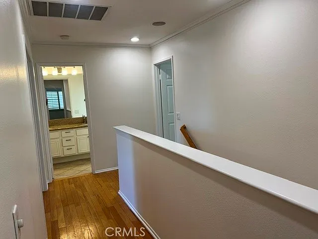 28 Granada — Photo 13