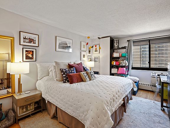 4th image of 77 Fulton St APT 17B