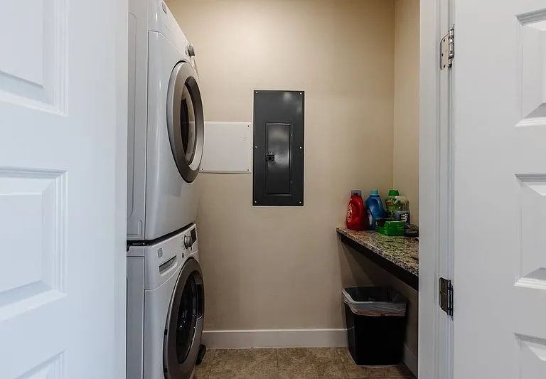 5662 W Clubhouse Dr — Photo 15