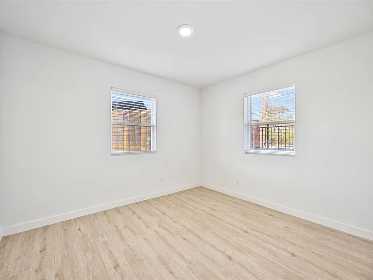 6811 Del Rio St #2 — Photo 10