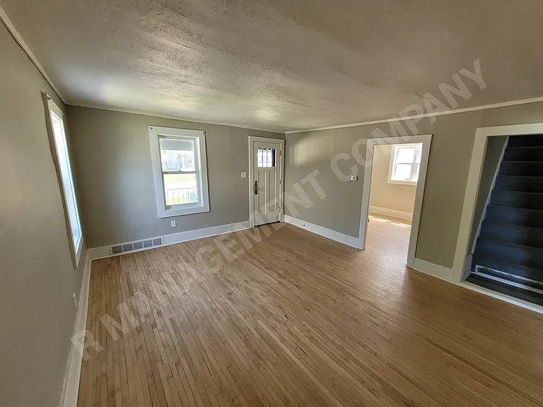 1147 7th Ave — Photo 2