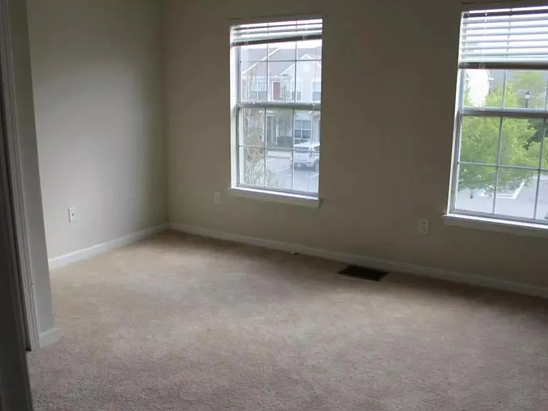 8139 Summerside Cir — Photo 2