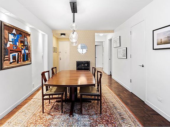 4th image of 70 E 10th St APT 9R