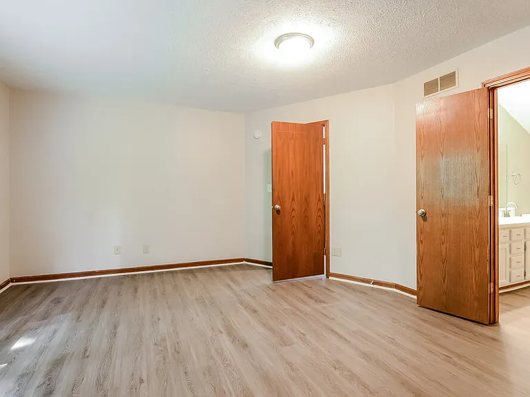 1804 Shorter Ct — Photo 11