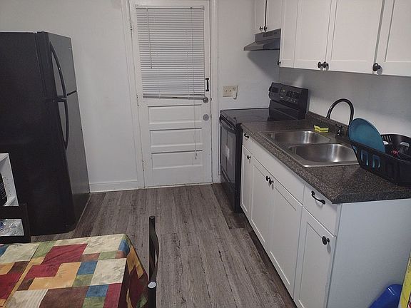 2nd image of 504 Mingea St