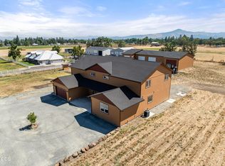 1213 Casino Rd, Medford, OR 97501