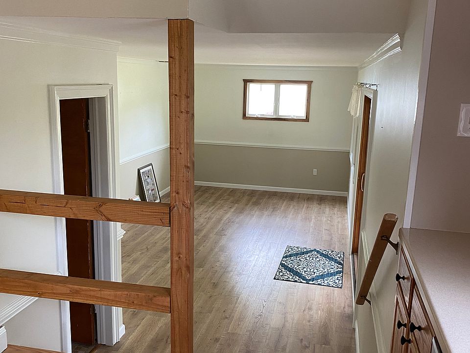 2nd image of 28 W Timber Dr