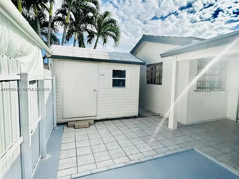 2219 SW 137th Pl — Photo 22