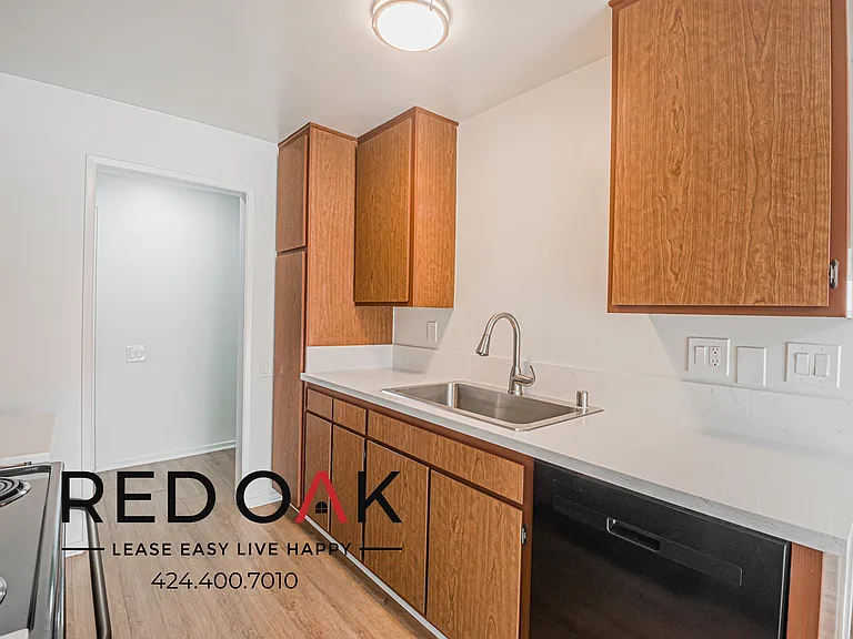 411 E Bay State St — Photo 11