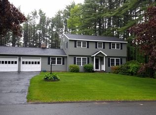 15 Moorwood Dr, Queensbury, NY 12804