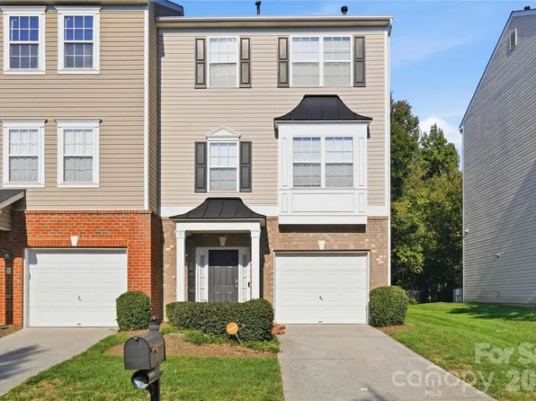 9808 Walkers Glen Dr, Concord, NC 28027