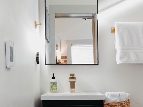 4th image of 608 W Wright St #1