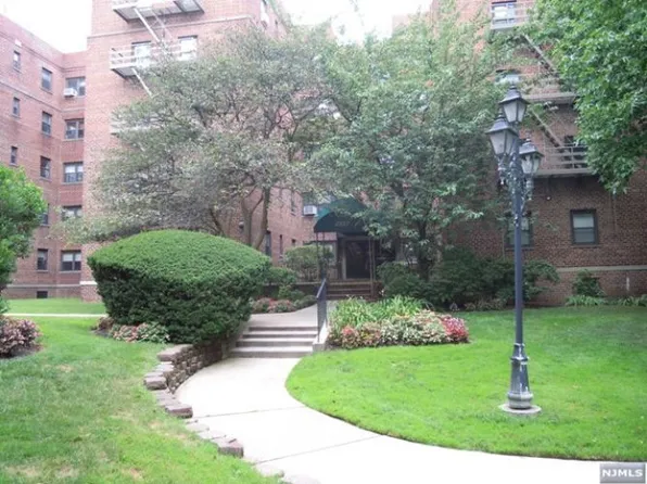 2337 Hudson Ter Unit B-b10, Fort Lee, NJ 07024