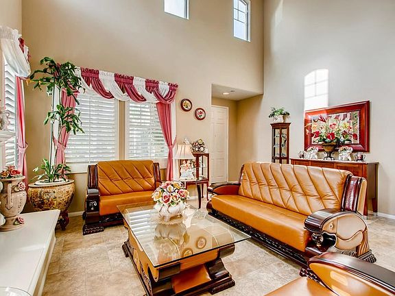 3rd image of 2953 Burnet Dr