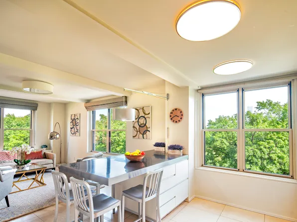 410 Central Park West image 4 of 11