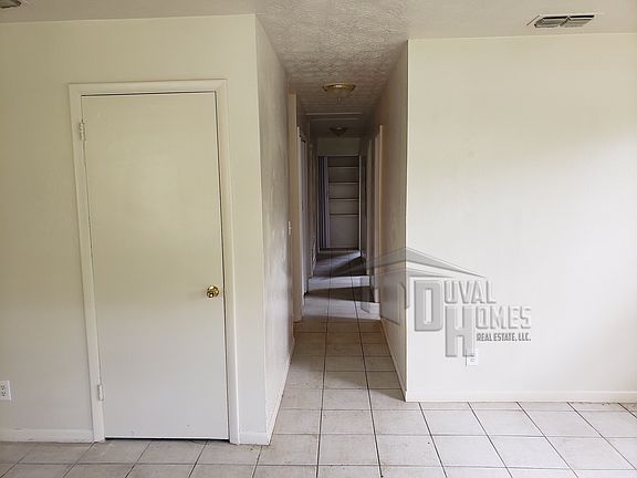 2nd image of 1419 Union St W