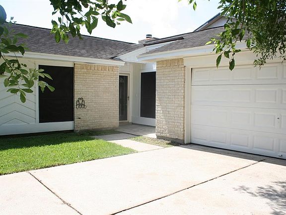 2nd image of 4906 Sandalwood Cir