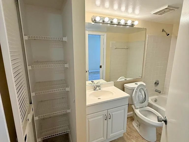 1142 Coral Club Dr #1142 — Photo 7