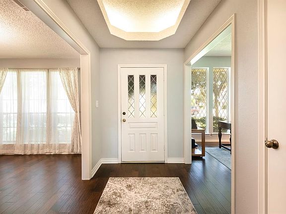 3rd image of 2304 Silver Holly Ln