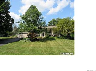 51 Round Trail Dr, Pittsford, NY 14534