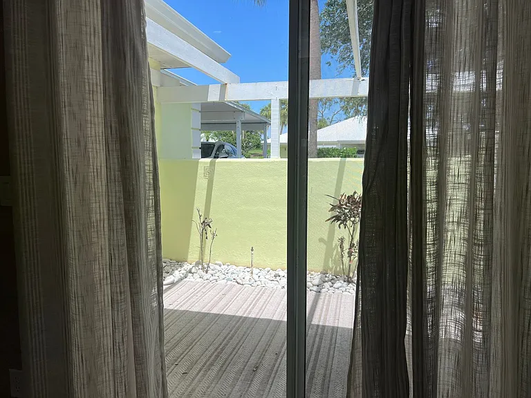 310 Wexford Ter — Photo 5