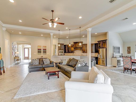 4th image of 28711 Havenport Dr