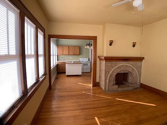 3rd image of 2417 N Robinson Ave