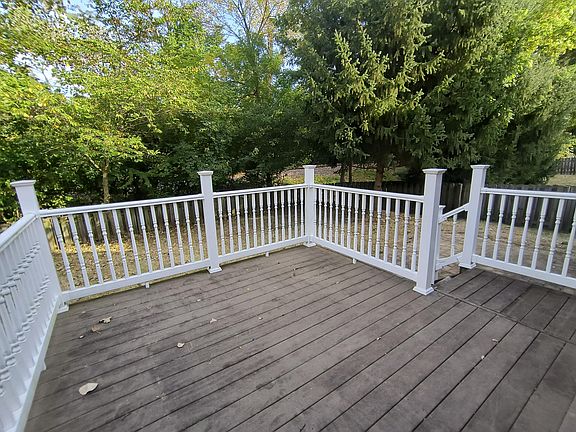 3rd image of 6924 Shady Rock Ln