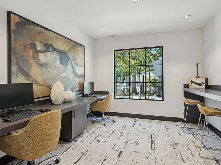 Rendezvous Apartments — Photo 20