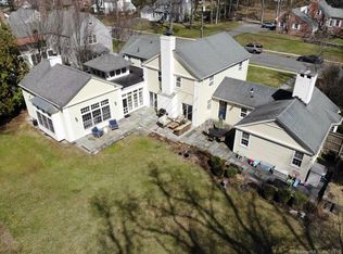 63 Foxcroft Rd, West Hartford, CT 06119