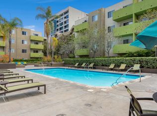 Hampshire Place, Los Angeles, CA 90020