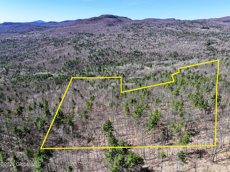 2nd image of 392 W Hague Road
